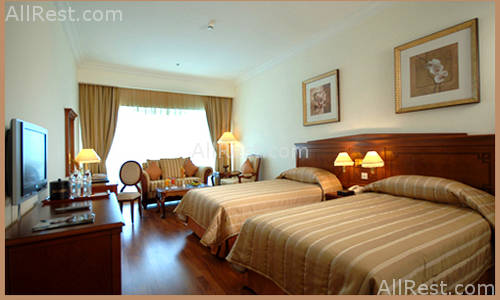 Dhow Palace Hotel 18